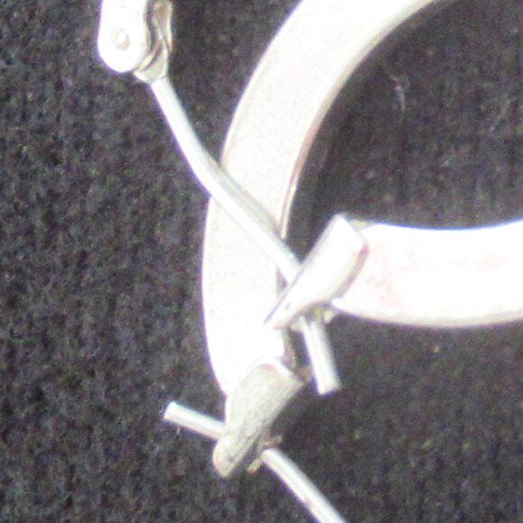 1" Silver Hoop Earrings, 3D Box style Round hoop, Vintage - Picture 4 of 5